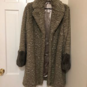 “LAUNDRY “ Faux Fur X Large Women’s Coat (NEW)